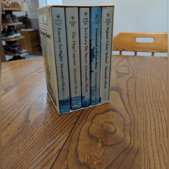 Alexander Kent Books. Box Set. Vintage. Sea Faring Novels x 5. - Picture 5 of 6